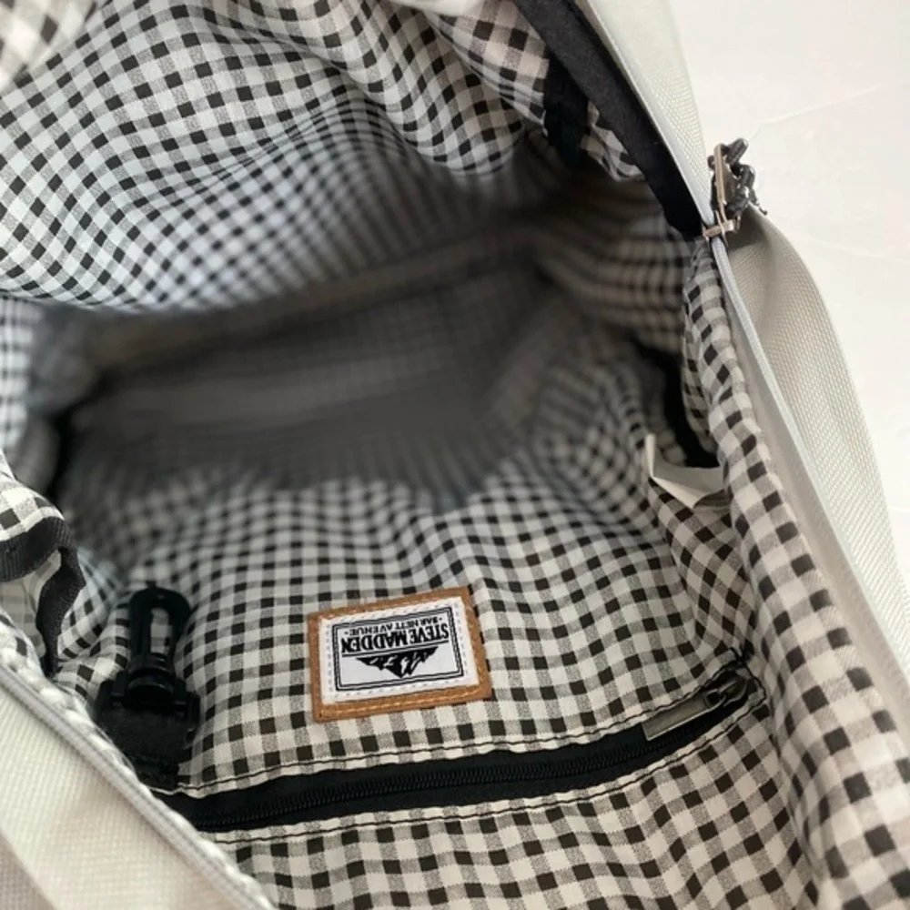 STEVE MADDEN‎ 🎒